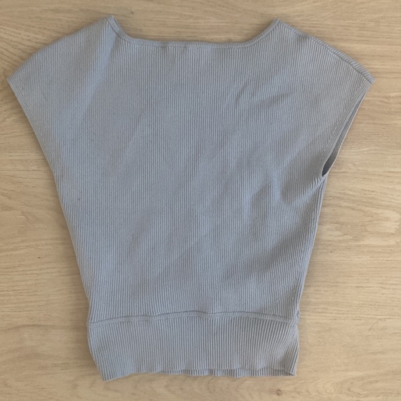 Pale blue aritzia top - Picture 2 of 2